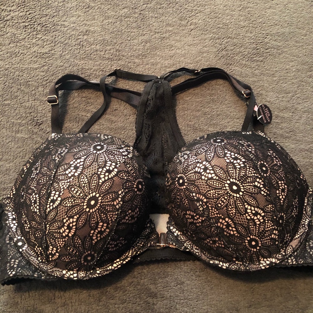 Victoria Secret Bowmshell Bra